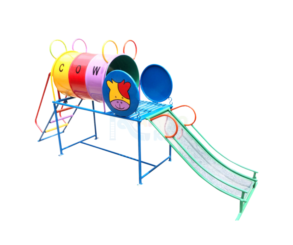 ถังลอดกระดานลื่นบนหน้าการ์ตูน