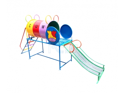 ถังลอดกระดานลื่นบนหน้าการ์ตูน